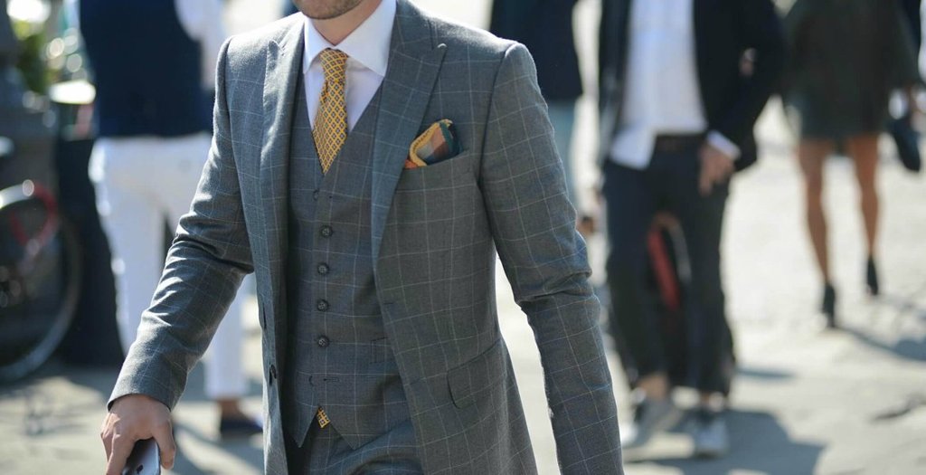 Vest Pria untuk Acara Formal